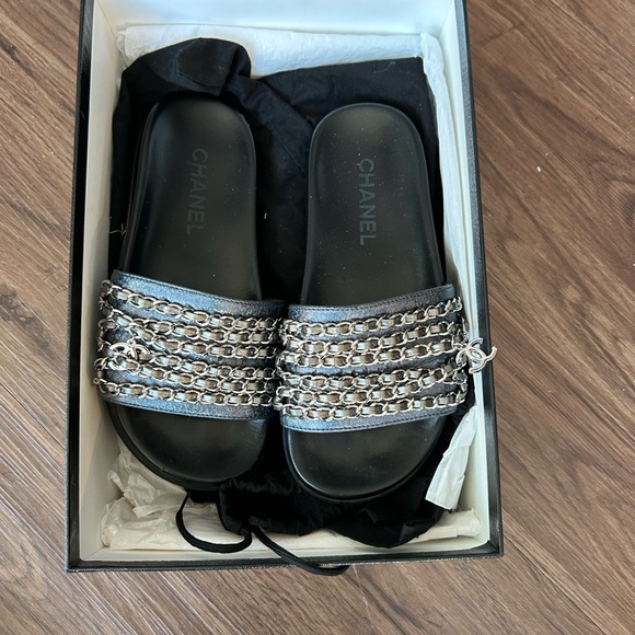 Chanel interlocking cc logo chain link accent slides - Picture 4 of 4